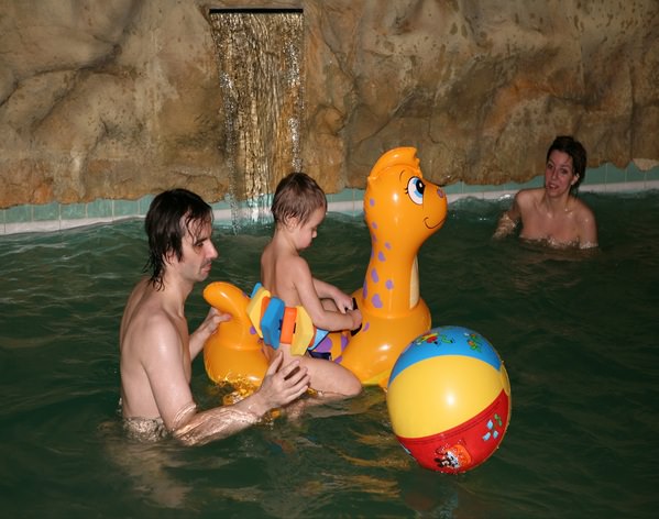 Nudisten im pool foto ( FKK set 21)