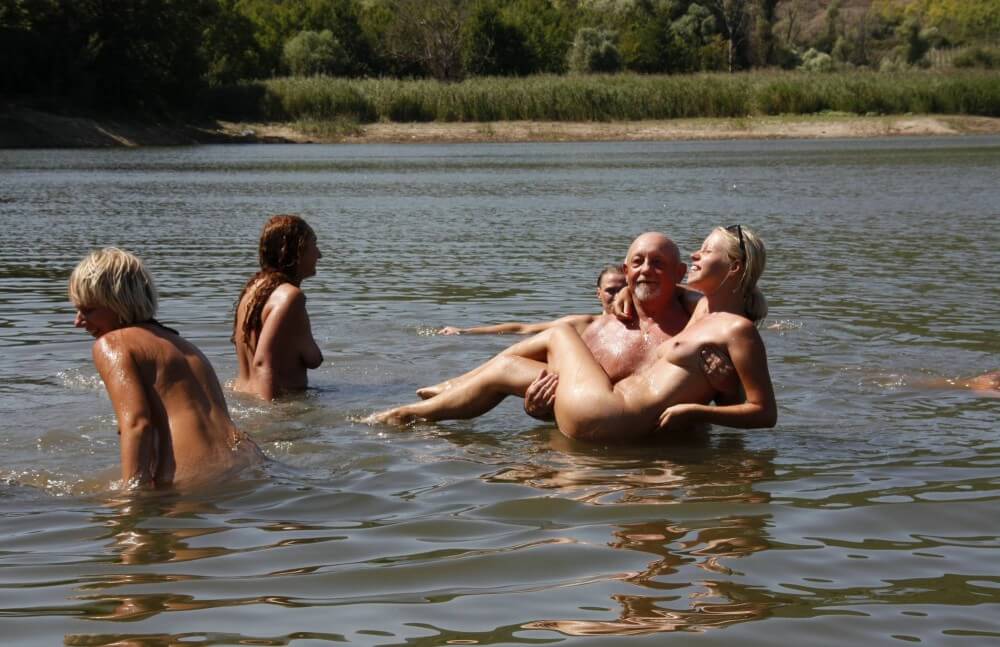 Naturist Family Event # 25 - Naturists live in harmony with nature