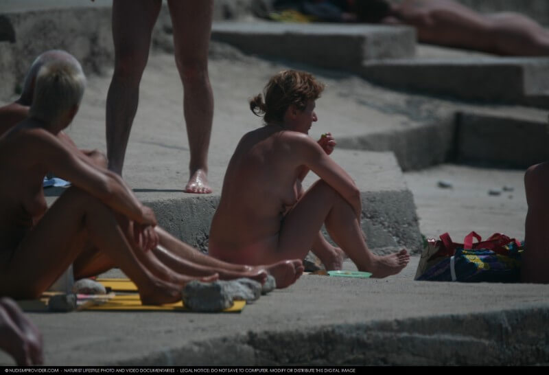 Nudist Rocky Family Angle gallery - Family nudism in the 21st century