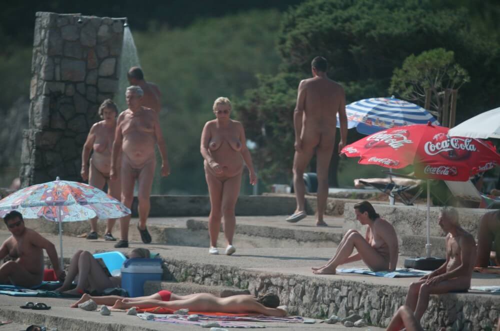 Cove Pyramid Shower Top pics - Many naked men and women