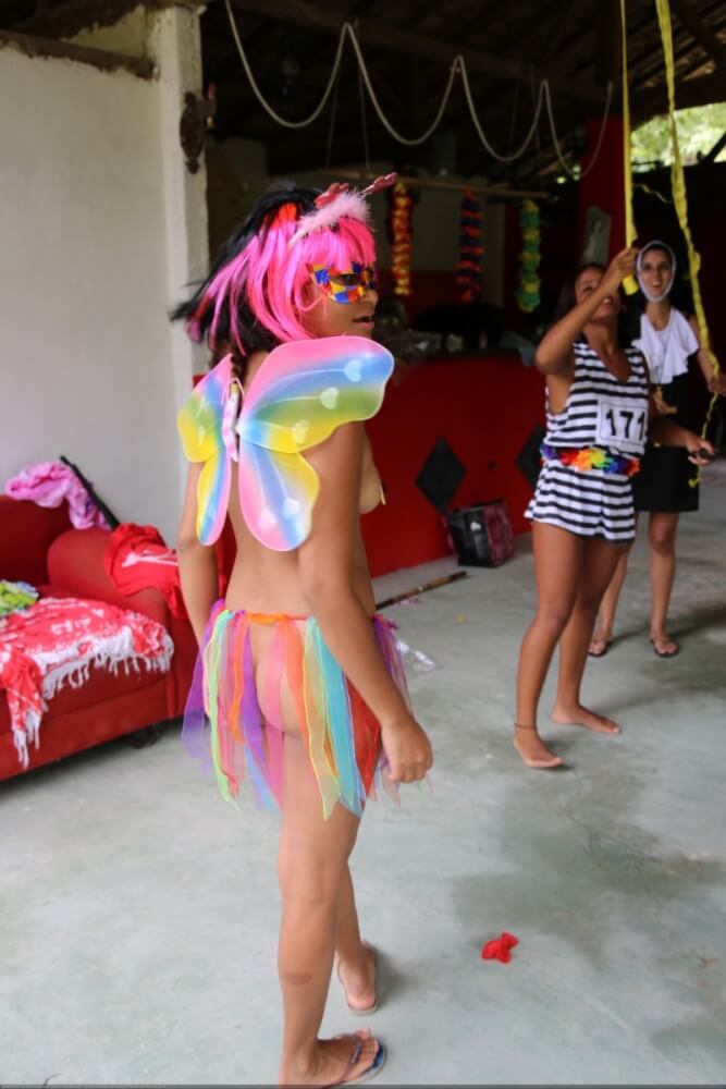 Tropical carnival photo gallery - Naturists love movement and activity
