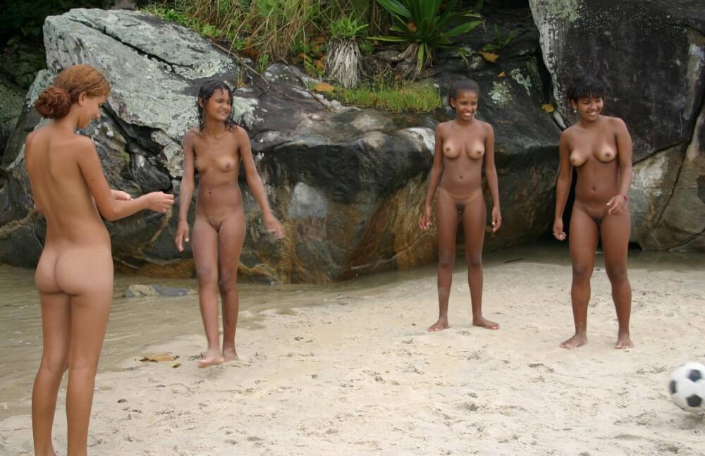 Brazilian Game Gathering gallery - She appeared completely naked