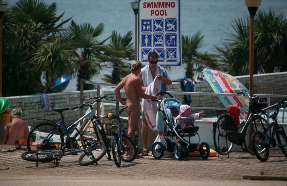 Poolside Camp Gathering pics - Nudism supports personal freedom and individuality