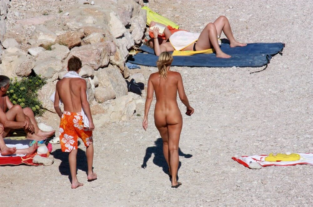 European Beach Entrance pics - Living in harmony with nature is the primary goal of the naturist and nudist lifestyle