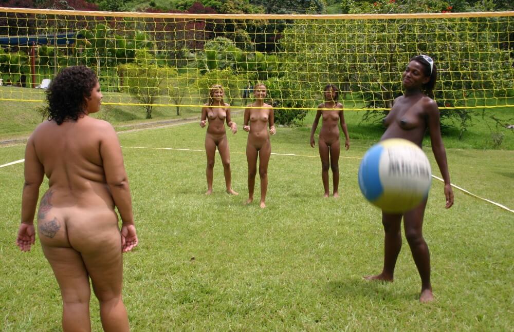 Brazilian Outdoor Sports photos - Naturism implies a life free of unnecessary problems