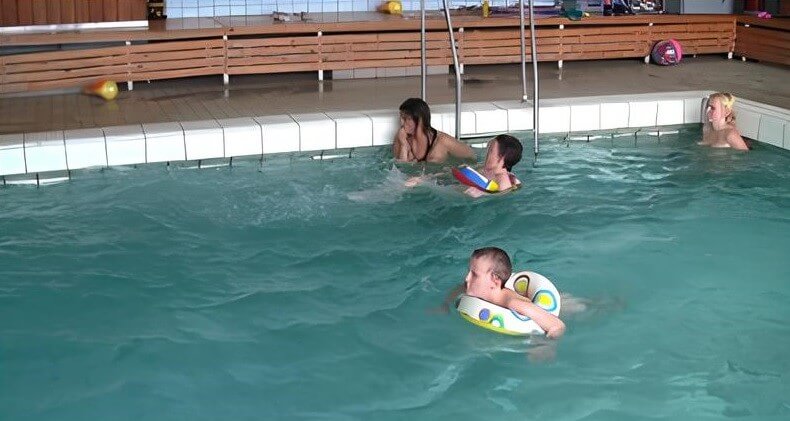 Swimming center club Full HD - Nudism supports personal freedom and individuality