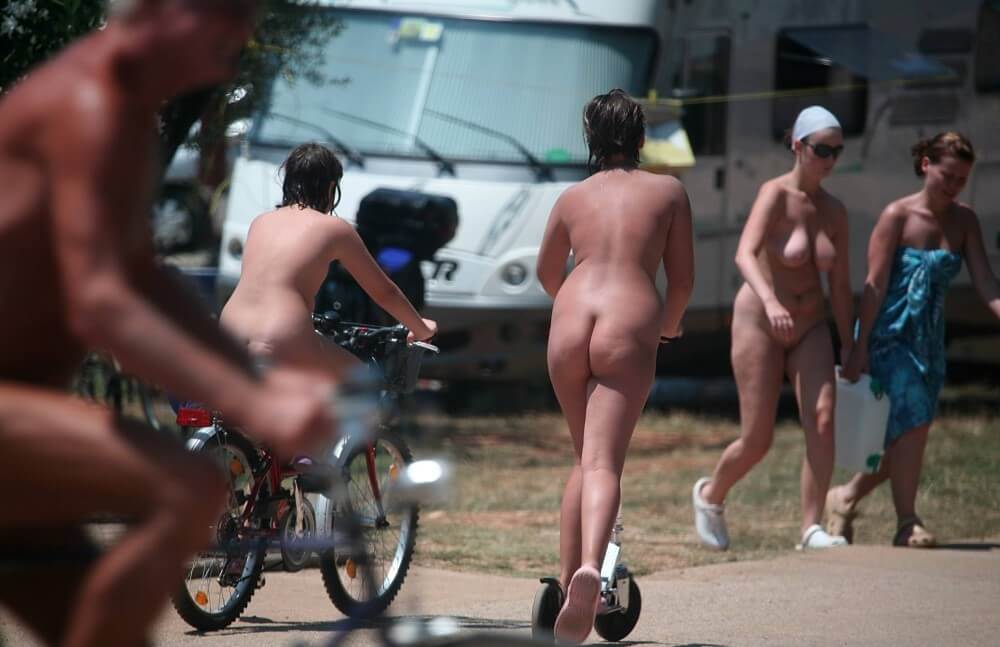 Park Misc Walks pics - Nudism and naturism help overcome prejudices and fears related to physical appearance