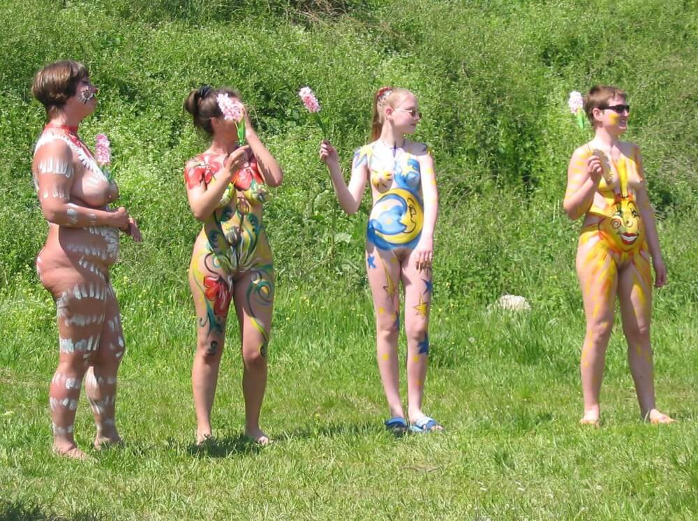Family String-Apple Game Pics - Naturism teaches us to accept everyones differences and unique qualities without embarrassment