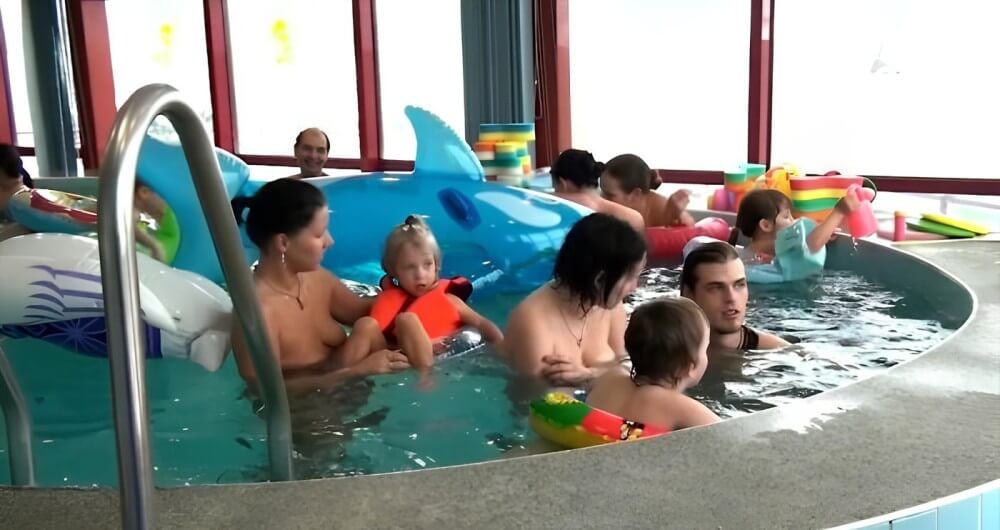 Indoor Swim Exercise - The community of naturist movement supporters and their values