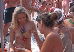 Neptune Ocean Festival # 2 Full HD - In naturism, sincerity and openness toward others are valued