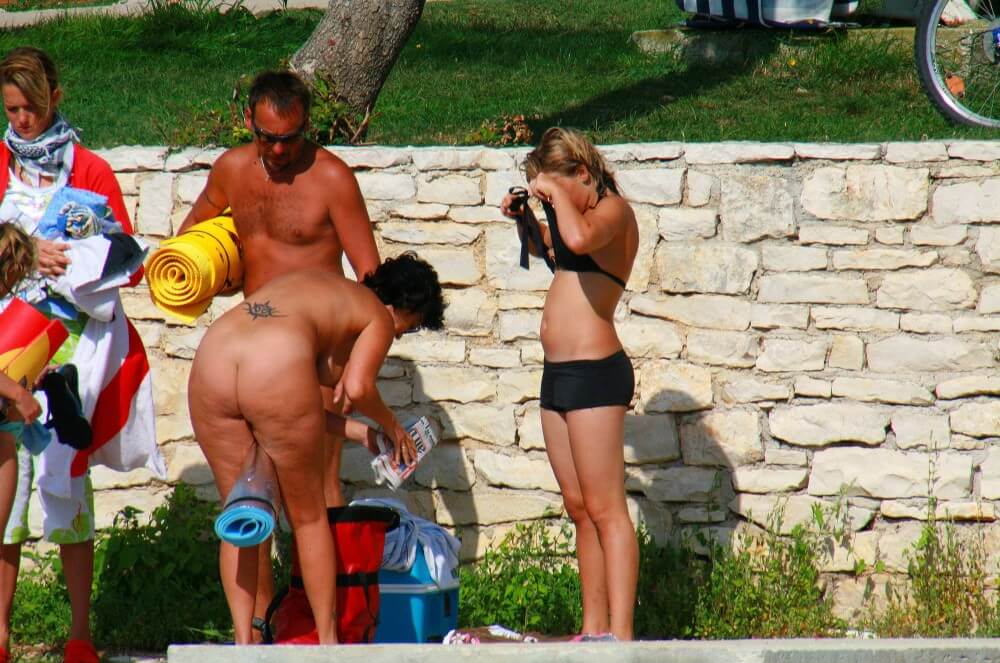 Ula FKK Sisters Day photo gallery - Naturism is based on love for oneself and nature
