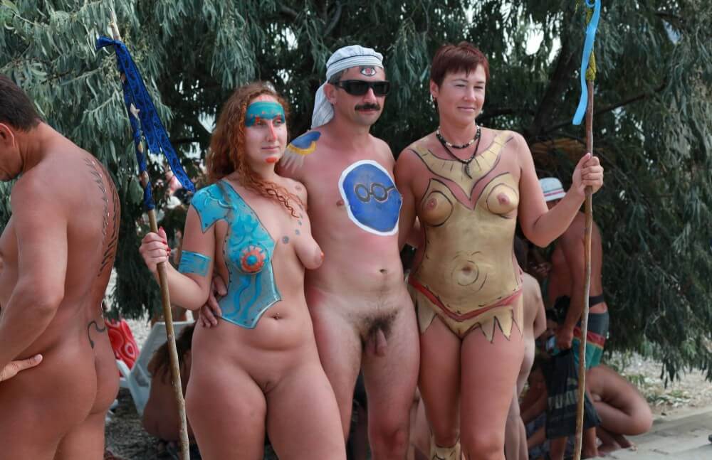 Neptune Step Relaxations pics - She went out completely naked