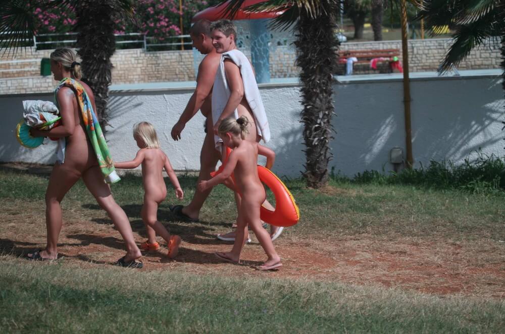 Naturist Family Movement pics - What did you know about nudism