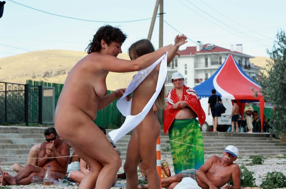 Presenting Mini Awards photos - Naturism enthusiasts choose the natural world
