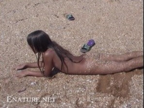 Enature - Walking hand in hand with paradise Full HD - It helps people understand that the naked body is not an object to be judged