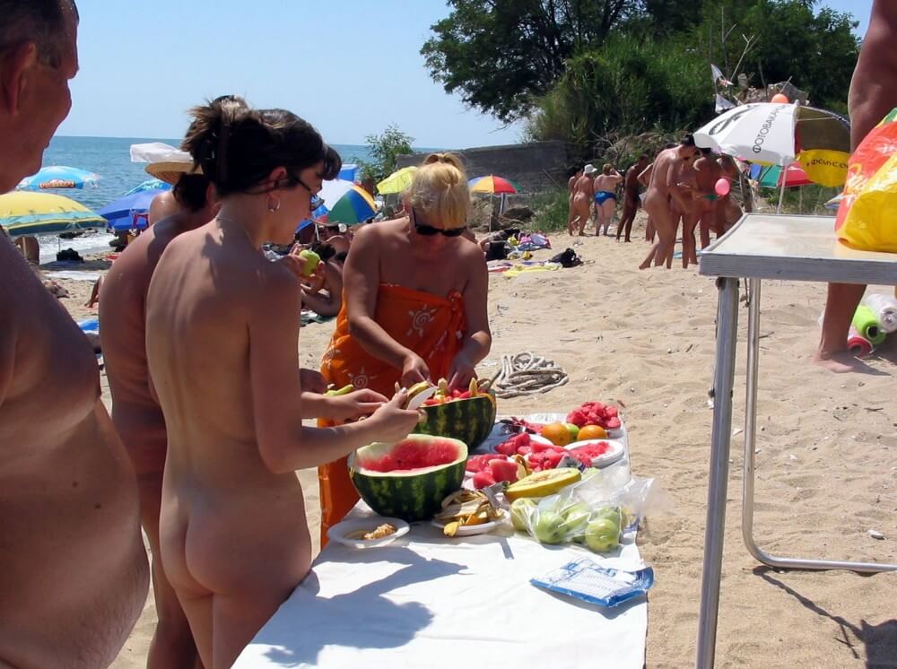 Bulgarian Nude Day Preps pics - Nudity is only possible among people