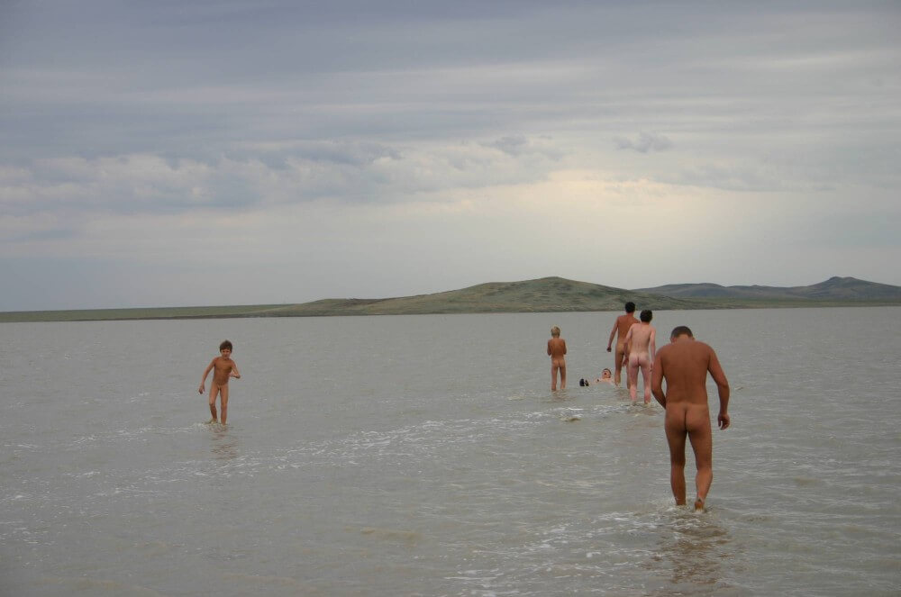 Black-Sea Body Mud Shots pics - In our home, we are all nudists
