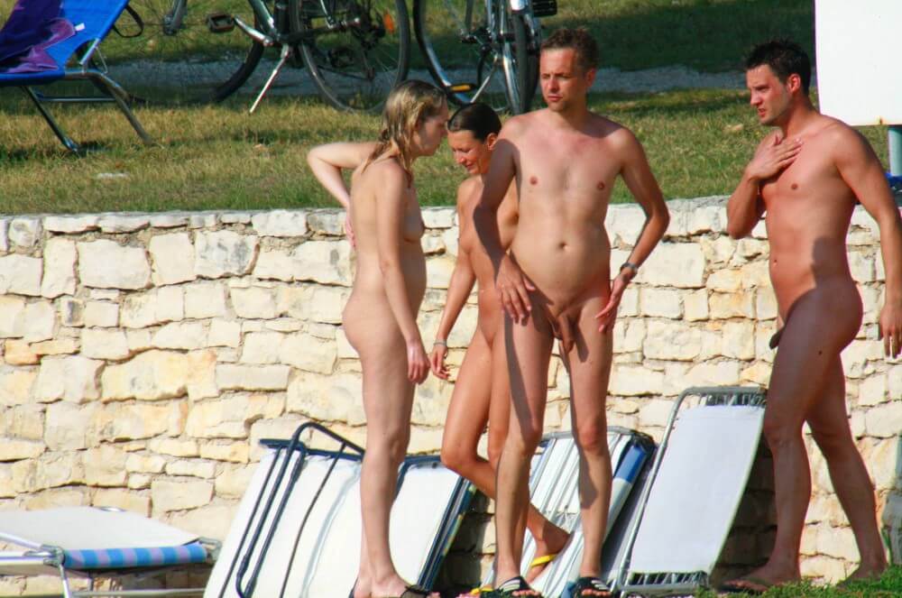 Ula FKK Couples Profile pics - Naturism helps accept everyones differences and unique qualities