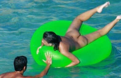 Hot Day Beach Walkers gallery - Where nudism is commonplace