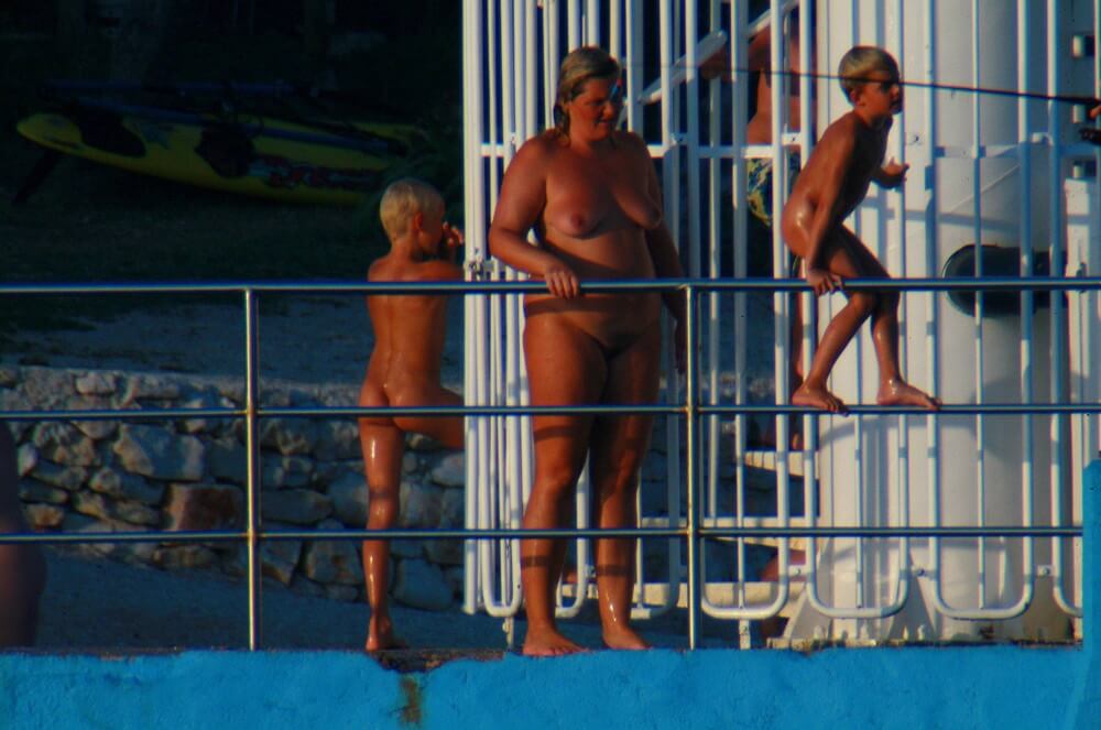 Uka FKK Water Play - Nudism is a way to improve health and boost self-esteem