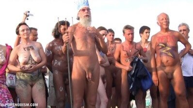Cool Day At The Beach 5 - A nudist values trust and friendliness among people