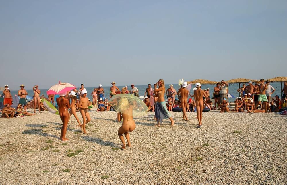 Ribbon and Umbrella Dance pics - Naturism and society