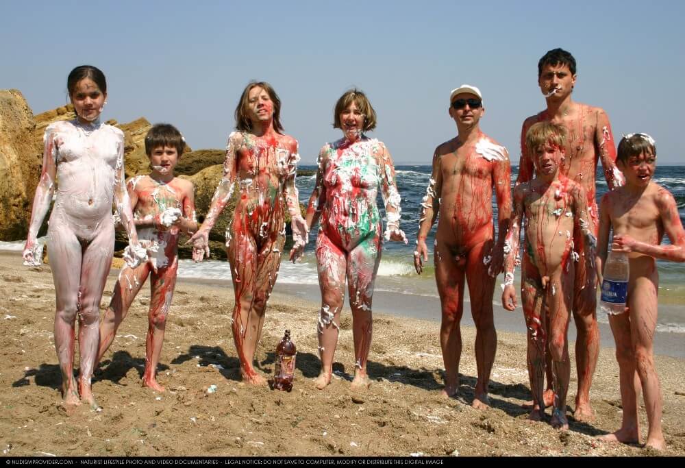 Naturism photo gallery # 58 - Nudism helps us understand the true meaning of freedom