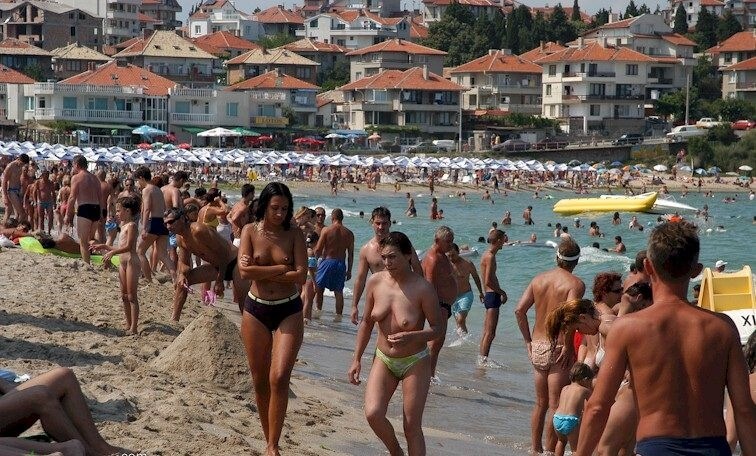 Enature - resort in solar Bulgaria - Boundaries disappear in the world of nudism