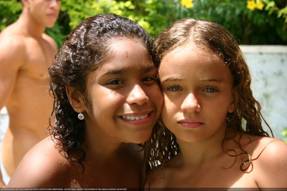 Tropical Naturism gallery - Nudism teaches respect for the body and nature