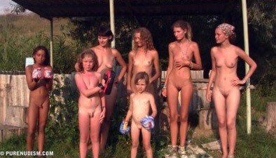 Coastral Paradise Full HD - Nudity is seen as a natural and beautiful aspect of life