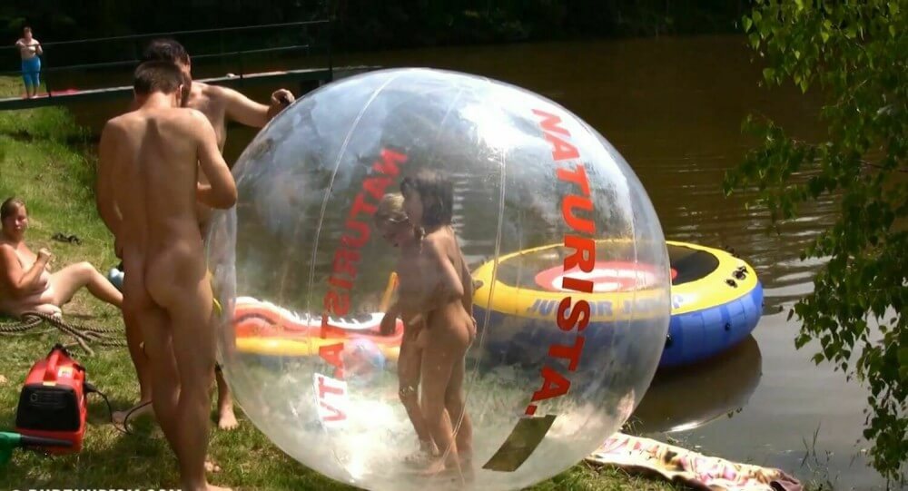 Daytime Family Picnic Full HD - Naturism promotes tolerance