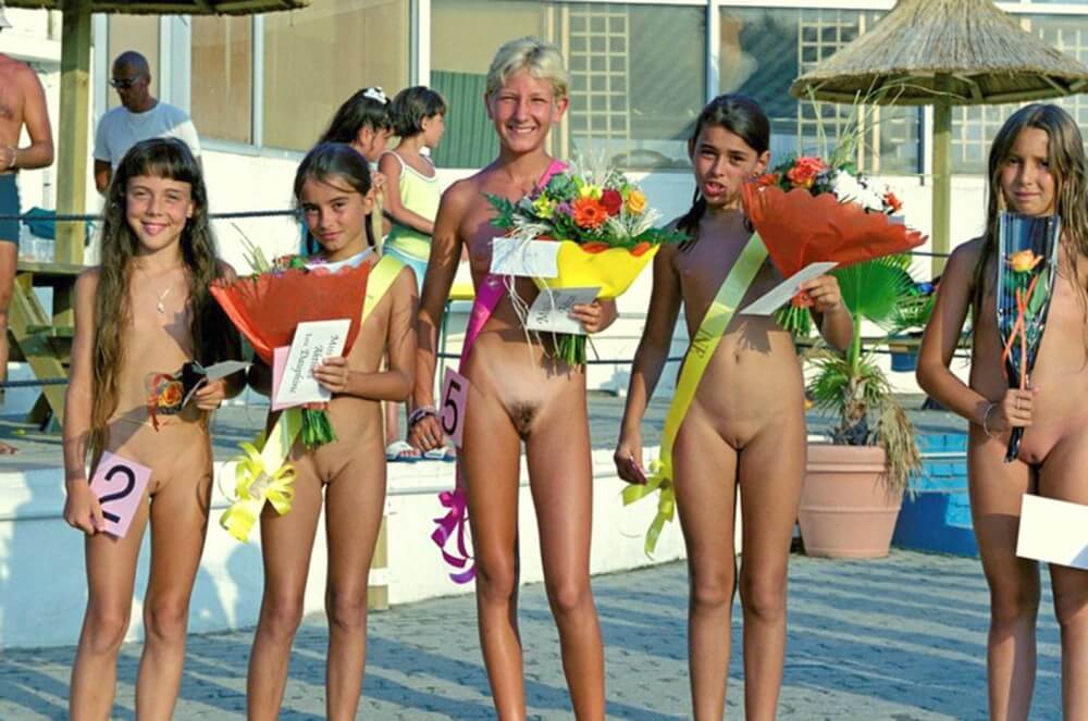 Beauty contest FR photos - At the heart of nudism lies the idea of equality and respect for oneself and others
