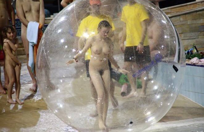 Holiday in the pool photos - Nudists relax beautifully—a sight to behold