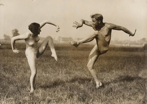 Jazz, dancing and naturism - Nudism promotes psychological and physical well-being