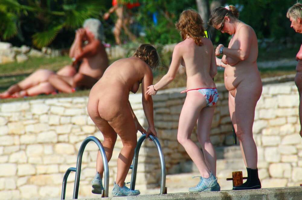 Ula FKK Exploration Family pics - A life free of unnecessary worries is a hallmark of naturism