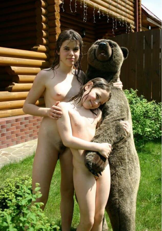 Naturism photo gallery # 57 - The naked body is an expression of beauty
