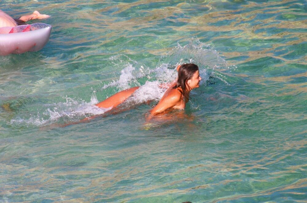 Ula FKK Teen Shore Run pics - Nature provides energy and inspiration for the practice of naturism and nudism