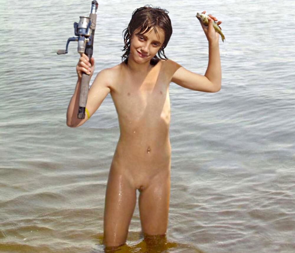 Naturism photo gallery # 42 - The idea of freedom and self-acceptance, as embodied by Adam and Eve, is important
