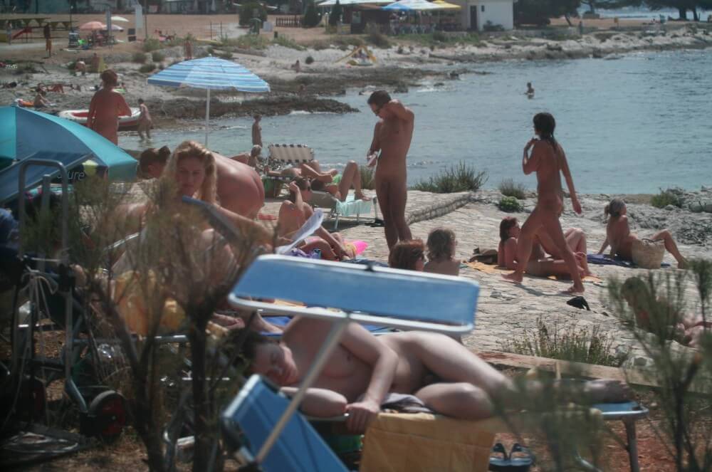 Nuda Beach Wide Outlook pics - The equality of naked human bodies helps us accept ourselves and others