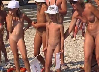 Naturist Royal Family Show video - Nudism and naturism are closer to natural harmony