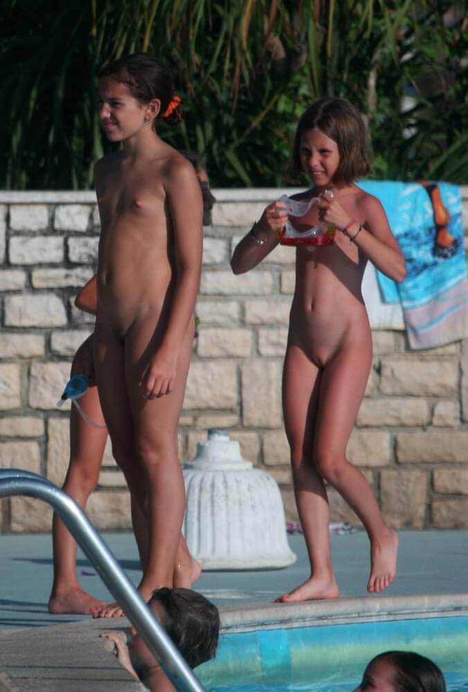 Two Poolside Nudist Girls pics - Differences between nudists and naturists