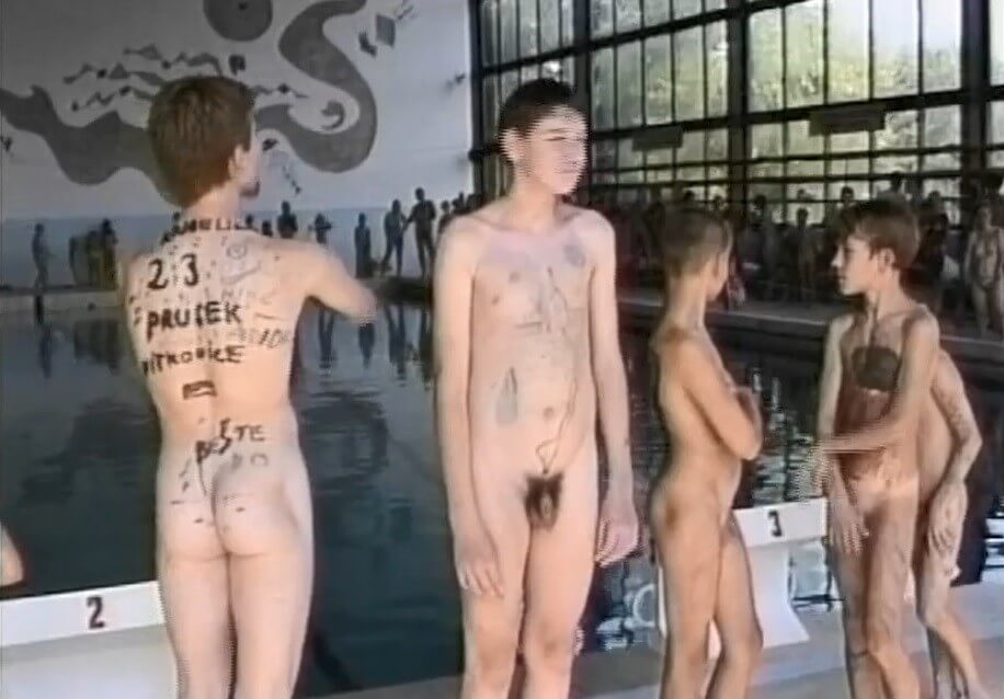 Helios Natura: The Colors of Naturism - Minimizing clothing or nudism
