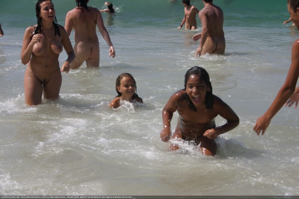Brazil naturism photo set 4 - Naturists are open to new ideas and experiences